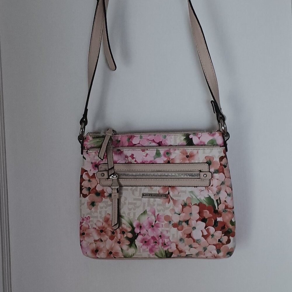 Dana Buchman Floral shoulder or crossbody bag roomy zippered